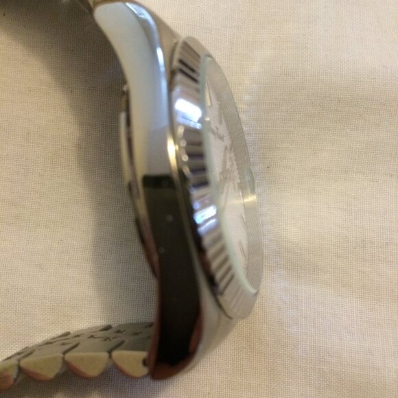 Mathey Tissot III Watch Stainless Steel Jubilee Bracelet Quartz New Unworn - Picture 4 of 10